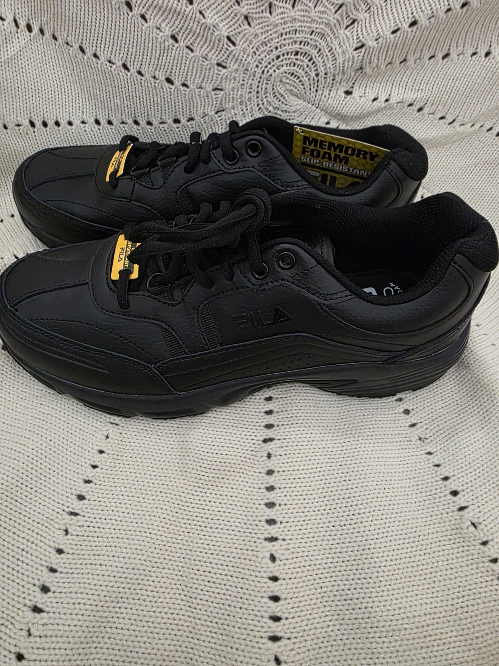 Fila Womans Black Memory Foam Lace-Up Sneakers